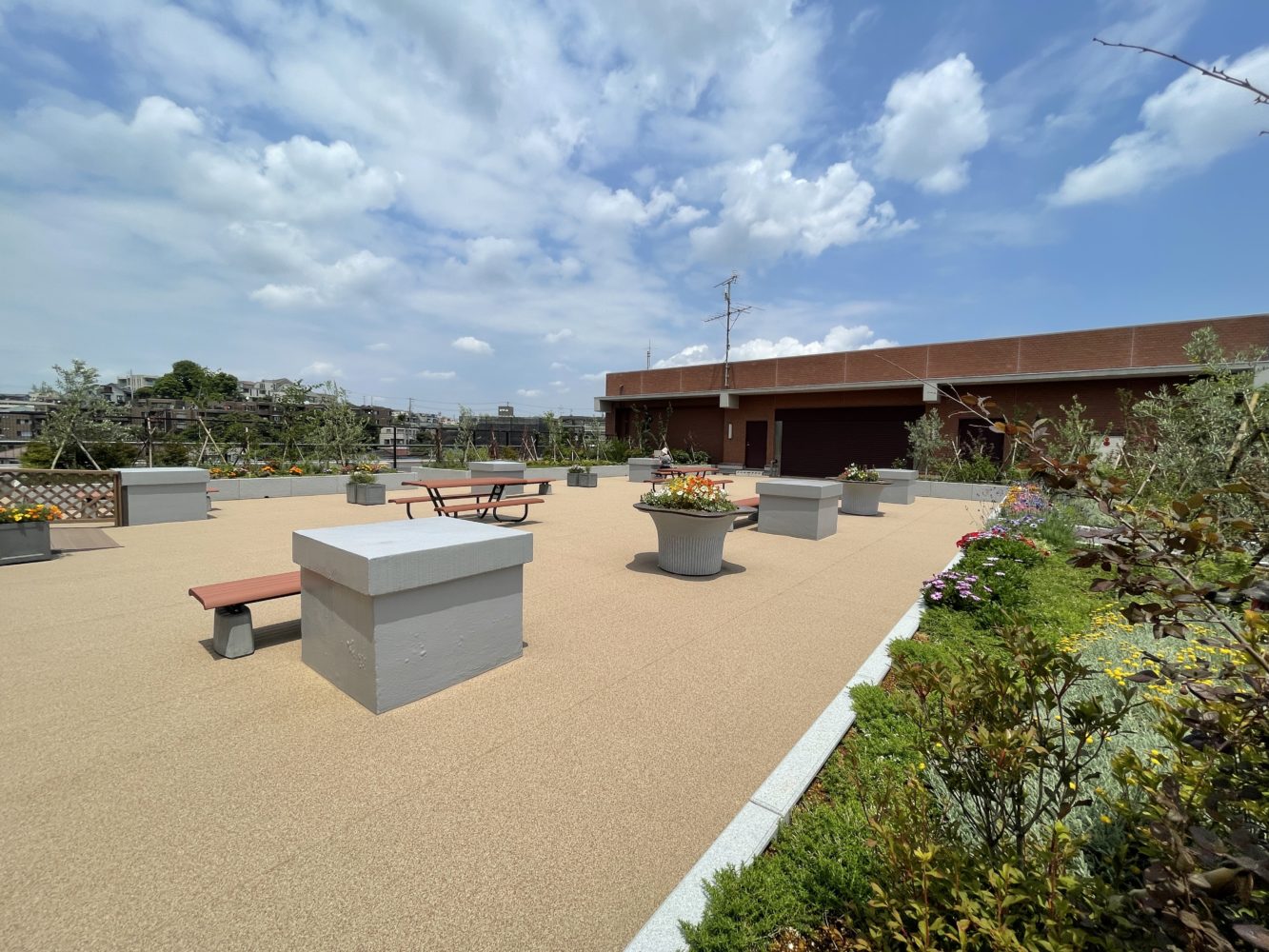 港北区役所屋上庭園03