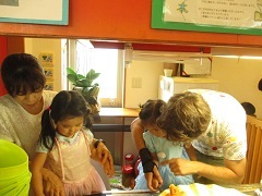 野菜をカットする様子