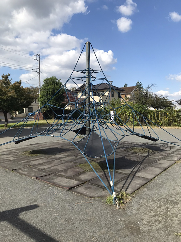 ロープでできた遊具