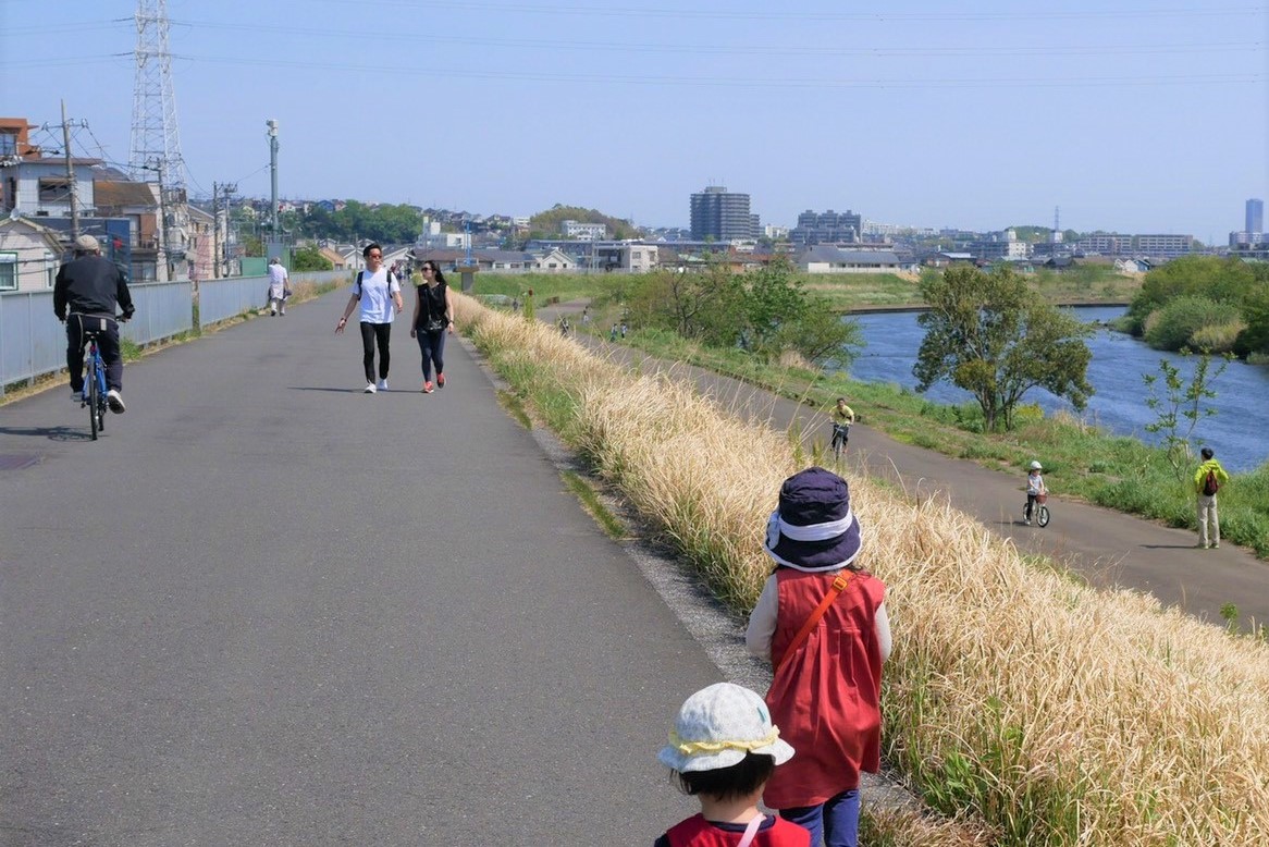 鶴見川沿い遊歩道