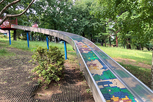 ローラーすべり台